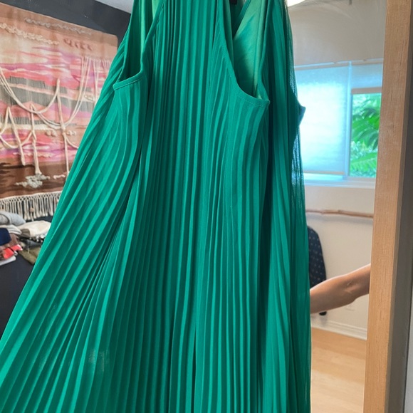 Green, pleated chiffon Victoria’s Secret floor length maxi dress, extra small - Picture 4 of 5